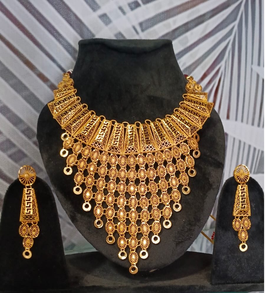 Exquisite Gold Necklace